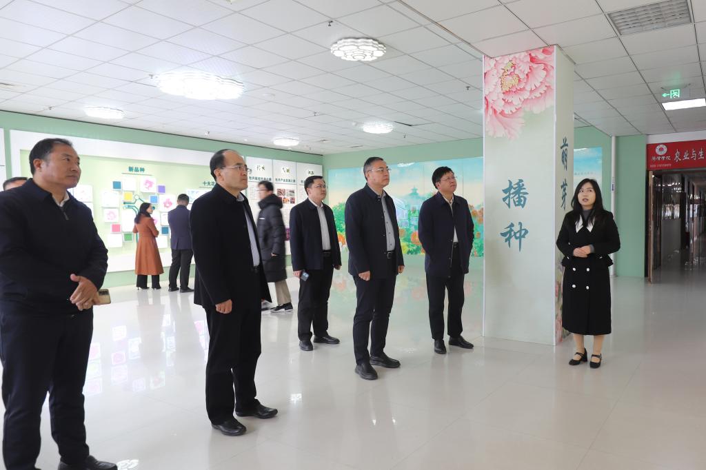 高峰帶隊(duì)赴菏澤學(xué)院考察交流，共謀生物技術(shù)開發(fā)服務(wù)新篇章